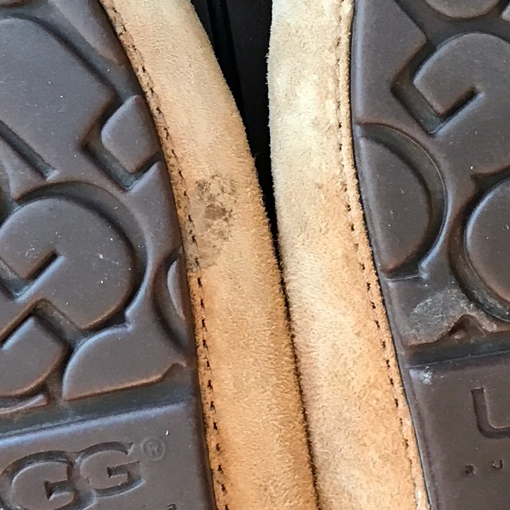 UGG Slippers - Picture 7 of 8